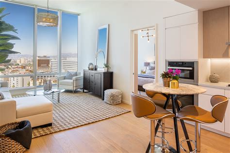 What amenities come with a studio apartment rental in Los Angeles, CA Studio apartments for rent in Los Angeles, CA offer many amenities including but not limited to controlled access, Leed Certified, storage. . Studio flat los angeles